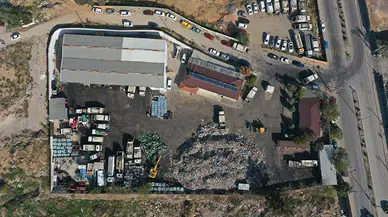 İzmir’de kentsel dönüşüm mağdurlarından proje alanındaki çöp dağlarına tepki