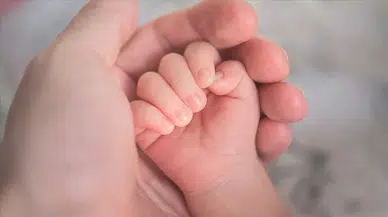 Ücretli doğum izni 24 haftaya çıkıyor