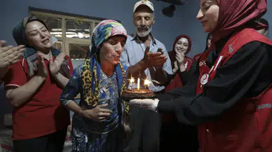 Konya'da Türk Kızılay'dan engelli kıza anlamlı doğum günü sürprizi