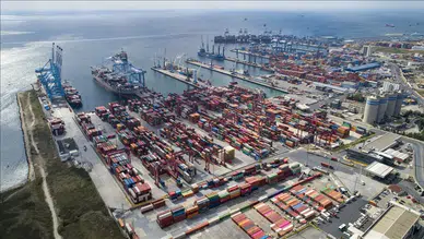 Türkiye'nin komşularına ihracatı 25,3 milyar dolara yükseldi
