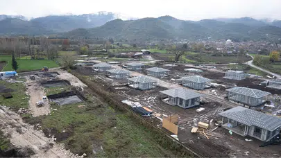 Sındırgı'da deprem konutları hızla yükseliyor