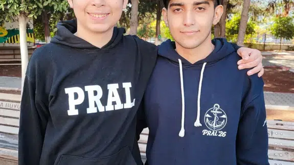 Adana’da kanseri yenen öğrenciler balonlarla karşılandı